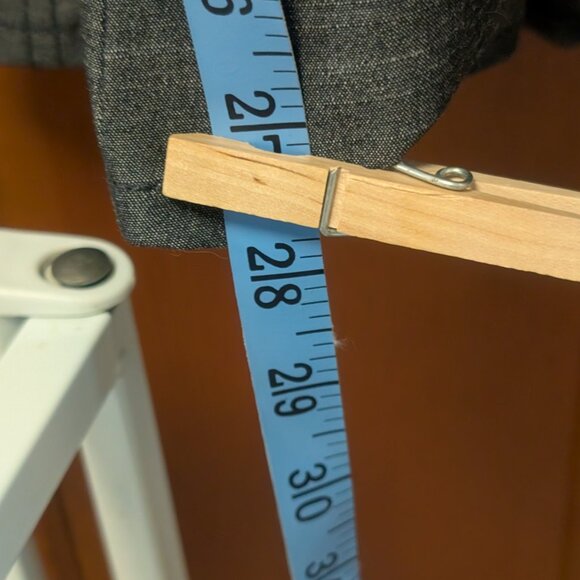 Women's Gray Skirt -- size 12 - Picture 5 of 5